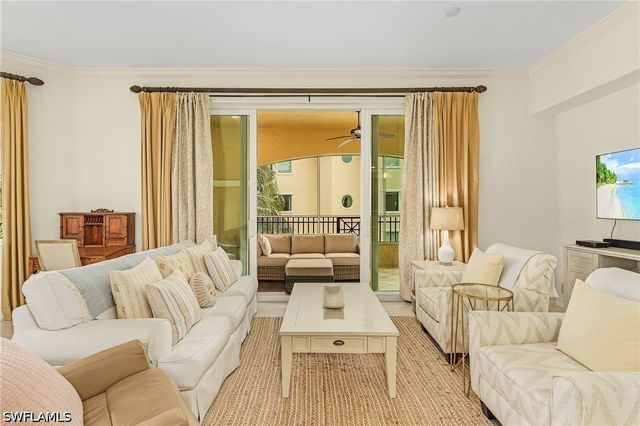 2728 Tiburon BLVD E 401, Naples, FL 34109