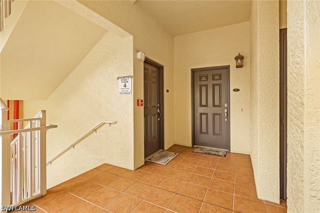 2728 Tiburon BLVD E 401, Naples, FL 34109