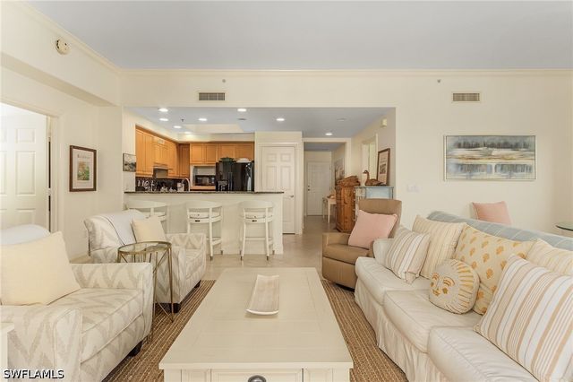 2728 Tiburon BLVD E 401, Naples, FL 34109