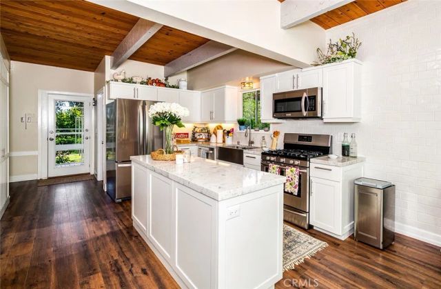 27313 Pinewood, Lake Arrowhead, CA 92352