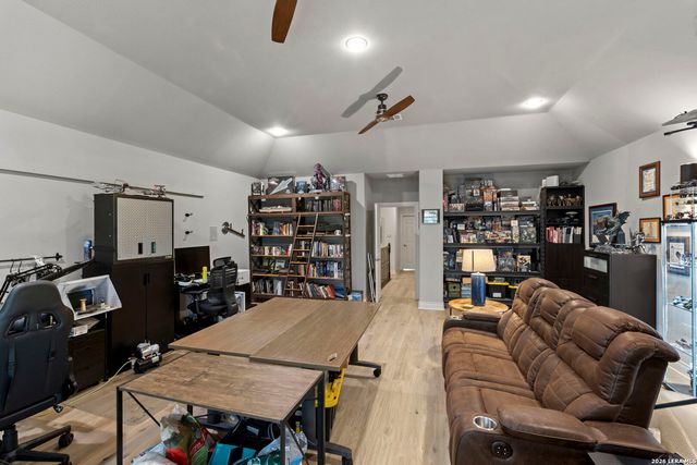 203 CAVAYO TRL, Helotes, TX 78023