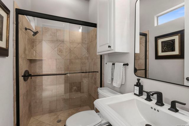 203 CAVAYO TRL, Helotes, TX 78023