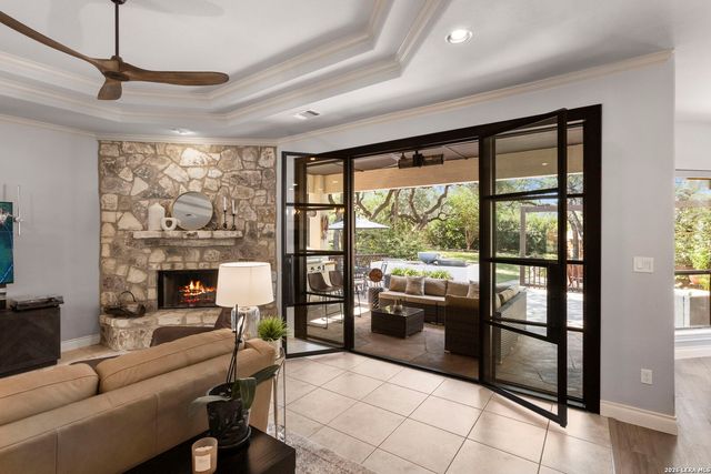 203 CAVAYO TRL, Helotes, TX 78023