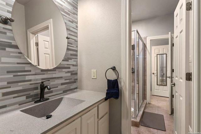 203 CAVAYO TRL, Helotes, TX 78023