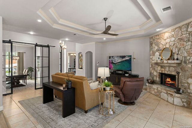 203 CAVAYO TRL, Helotes, TX 78023