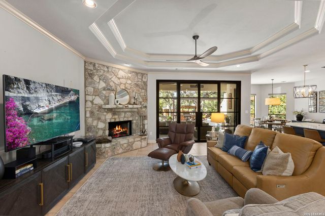 203 CAVAYO TRL, Helotes, TX 78023