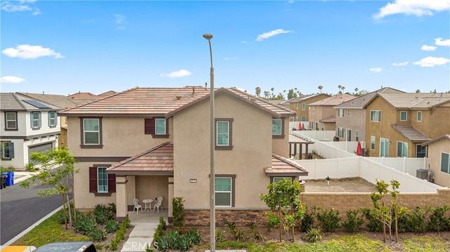 2476 Gunner Ridge, Rialto, CA 92377