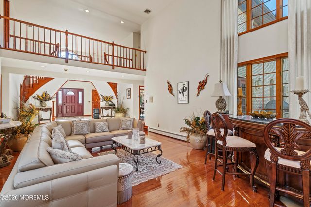 305 Woodview Court, Toms River, NJ 08755