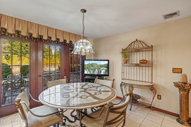 305 Woodview Court, Toms River, NJ 08755