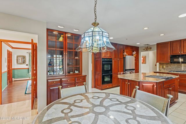 305 Woodview Court, Toms River, NJ 08755