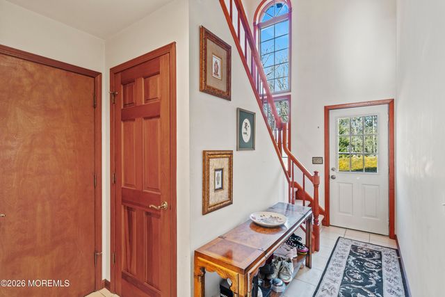 305 Woodview Court, Toms River, NJ 08755