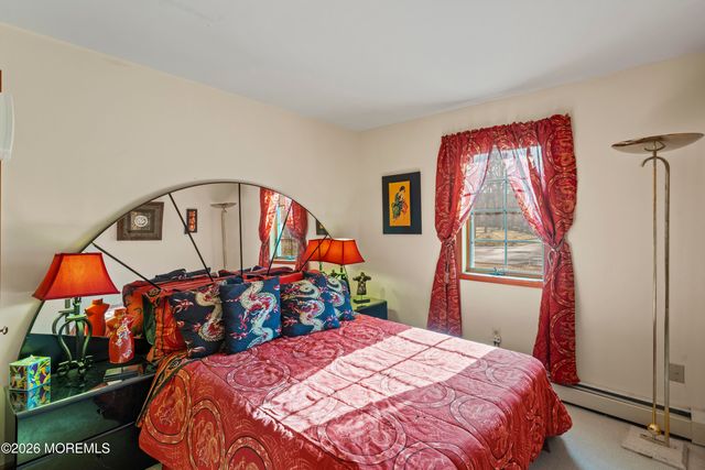 305 Woodview Court, Toms River, NJ 08755