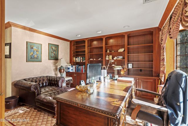 305 Woodview Court, Toms River, NJ 08755