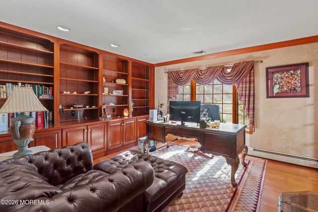 305 Woodview Court, Toms River, NJ 08755