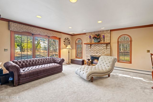 305 Woodview Court, Toms River, NJ 08755