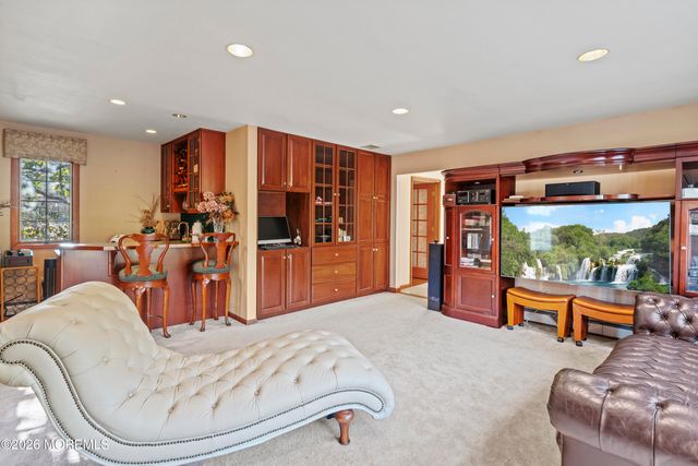 305 Woodview Court, Toms River, NJ 08755