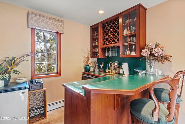 305 Woodview Court, Toms River, NJ 08755