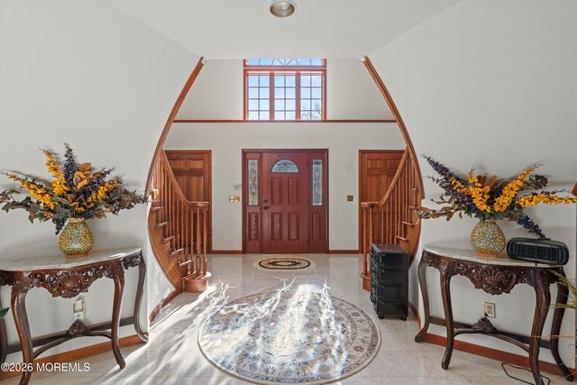 305 Woodview Court, Toms River, NJ 08755