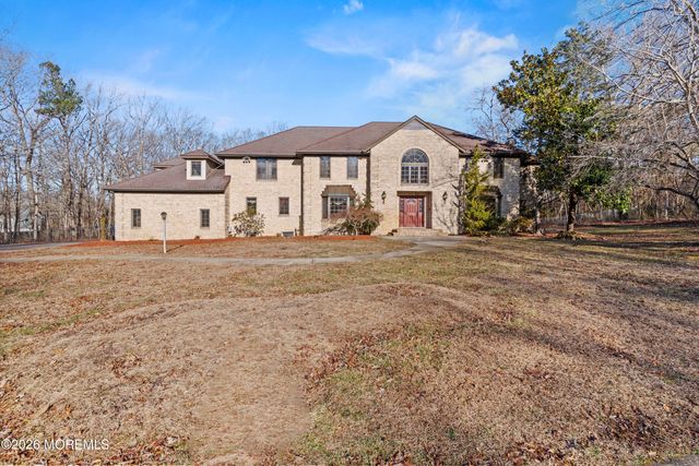 305 Woodview Court, Toms River, NJ 08755