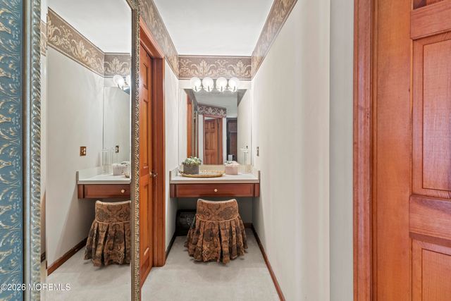 305 Woodview Court, Toms River, NJ 08755