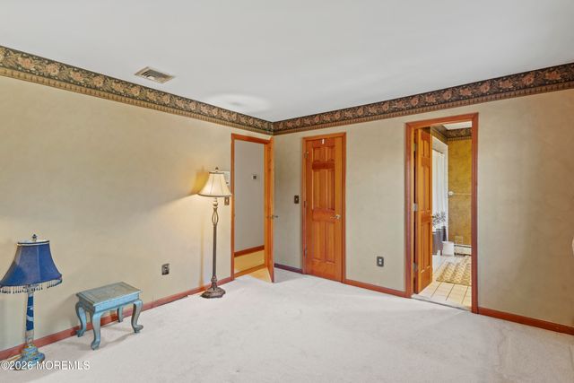 305 Woodview Court, Toms River, NJ 08755