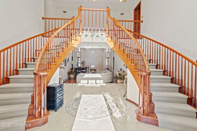 305 Woodview Court, Toms River, NJ 08755