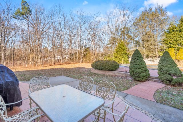 305 Woodview Court, Toms River, NJ 08755