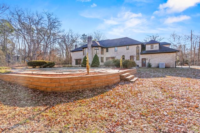 305 Woodview Court, Toms River, NJ 08755