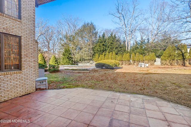 305 Woodview Court, Toms River, NJ 08755