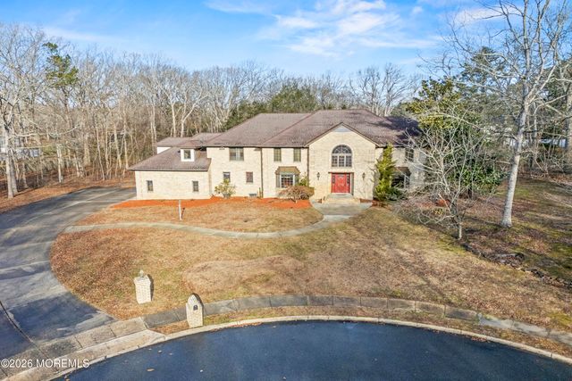 305 Woodview Court, Toms River, NJ 08755