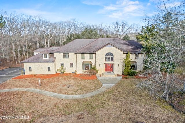 305 Woodview Court, Toms River, NJ 08755