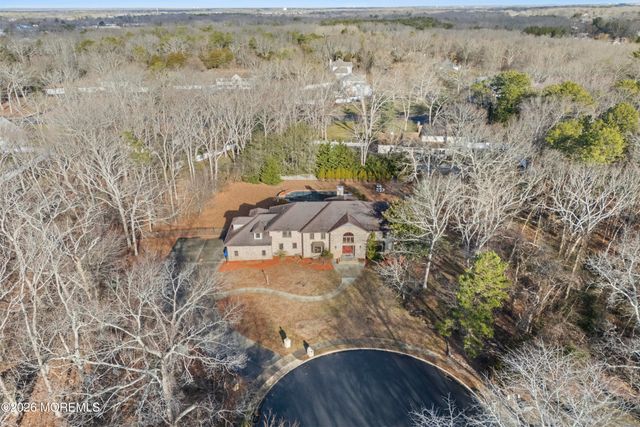 305 Woodview Court, Toms River, NJ 08755