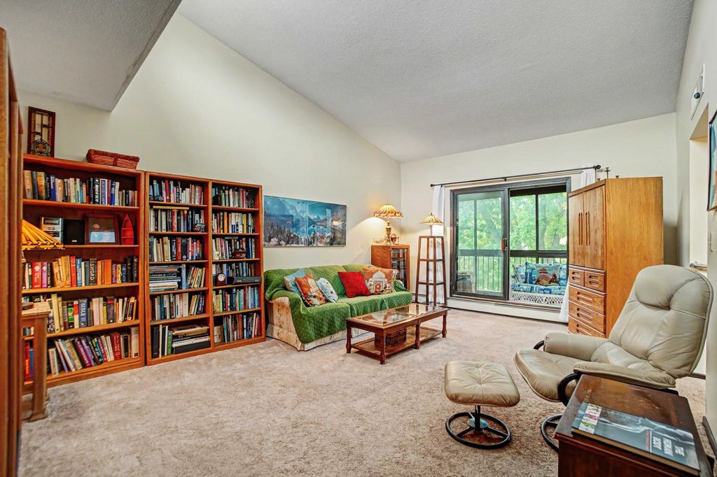 2680 Oxford Street N 145, Roseville, MN 55113 — photo 2