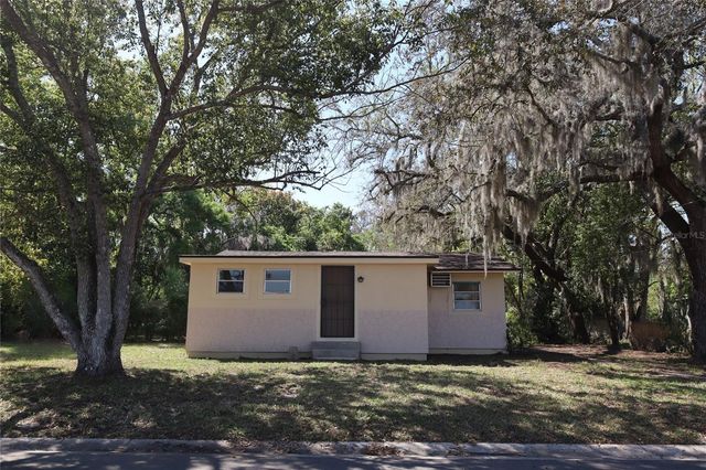 2024 DIXIE AVENUE, Eustis, FL 32726