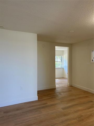 2024 DIXIE AVENUE, Eustis, FL 32726