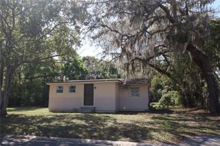 2024 DIXIE AVENUE, Eustis, FL 32726