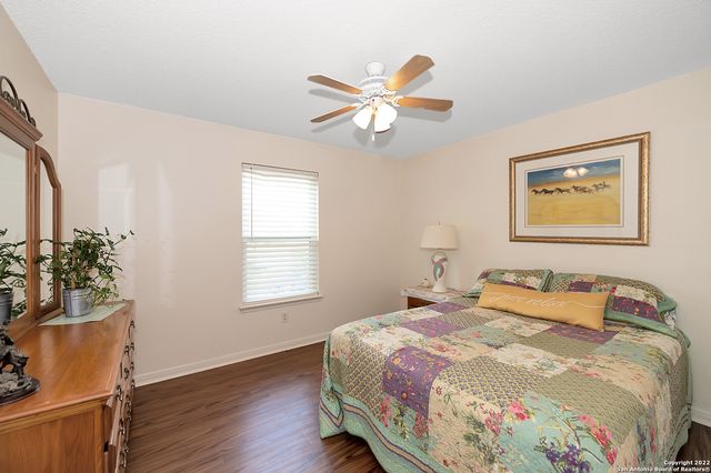 1060 DEMI JOHN BEND RD, Canyon Lake, TX 78133