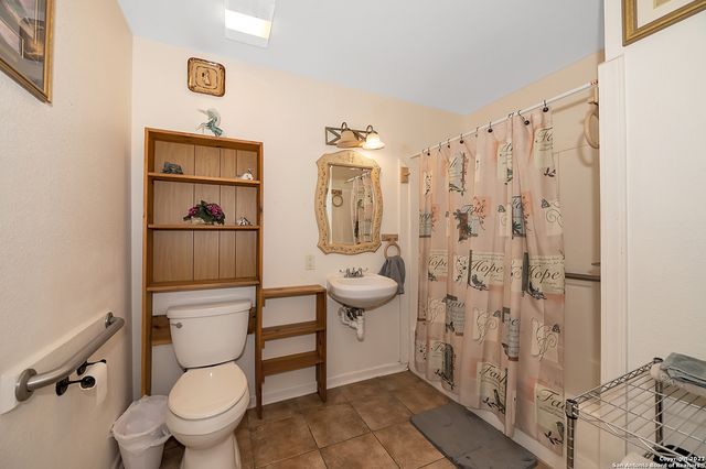 1060 DEMI JOHN BEND RD, Canyon Lake, TX 78133