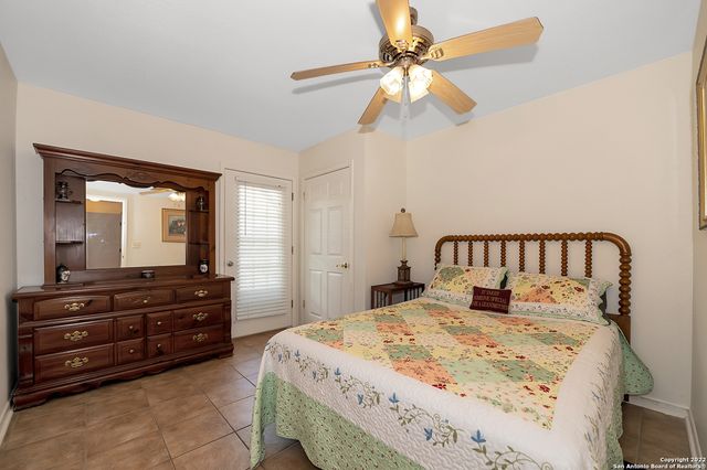 1060 DEMI JOHN BEND RD, Canyon Lake, TX 78133
