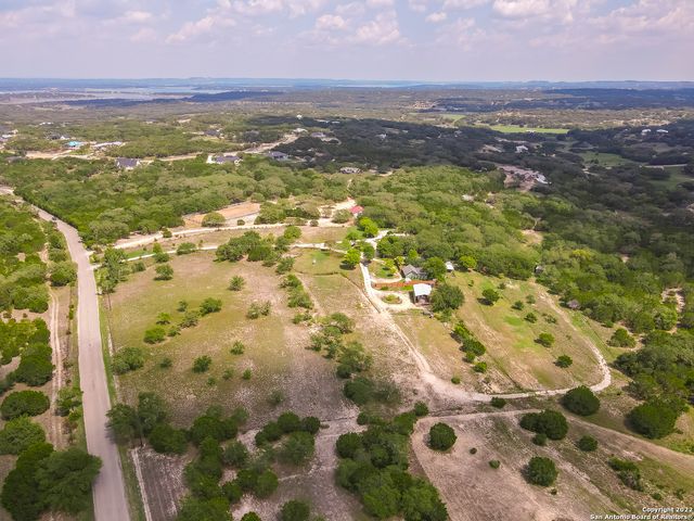 1060 DEMI JOHN BEND RD, Canyon Lake, TX 78133