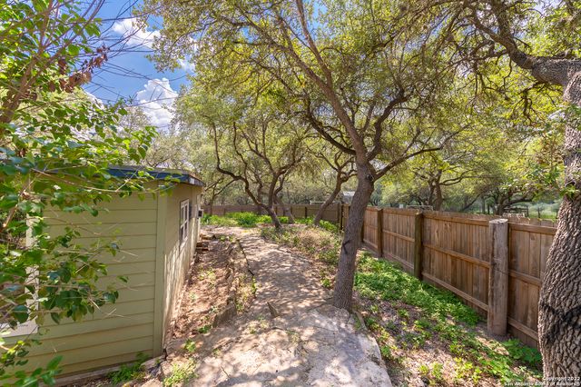 1060 DEMI JOHN BEND RD, Canyon Lake, TX 78133