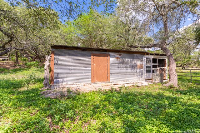 1060 DEMI JOHN BEND RD, Canyon Lake, TX 78133