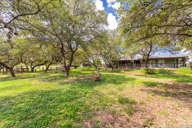 1060 DEMI JOHN BEND RD, Canyon Lake, TX 78133