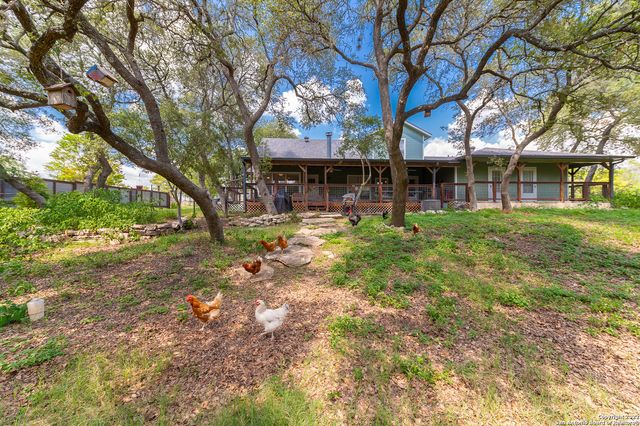 1060 DEMI JOHN BEND RD, Canyon Lake, TX 78133