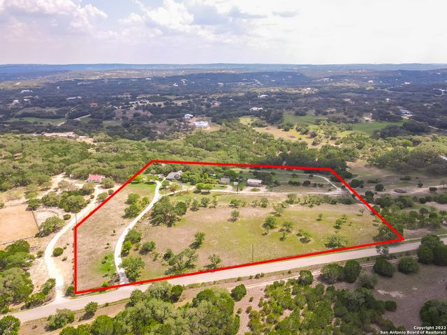 1060 DEMI JOHN BEND RD, Canyon Lake, TX 78133