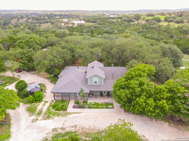 1060 DEMI JOHN BEND RD, Canyon Lake, TX 78133