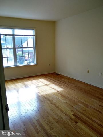 19 WORDSWORTH CT, East Windsor, NJ 08520