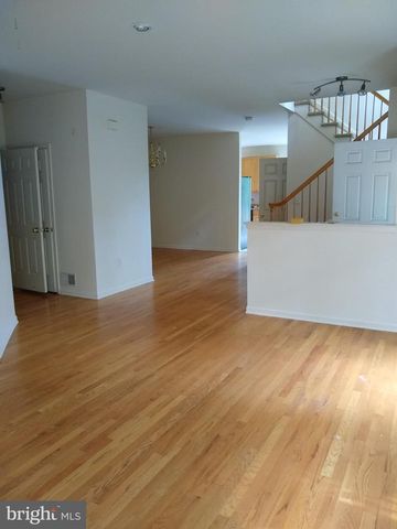 19 WORDSWORTH CT, East Windsor, NJ 08520