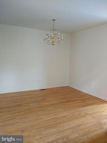 19 WORDSWORTH CT, East Windsor, NJ 08520