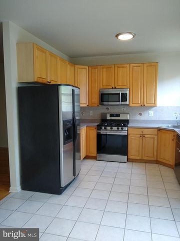 19 WORDSWORTH CT, East Windsor, NJ 08520